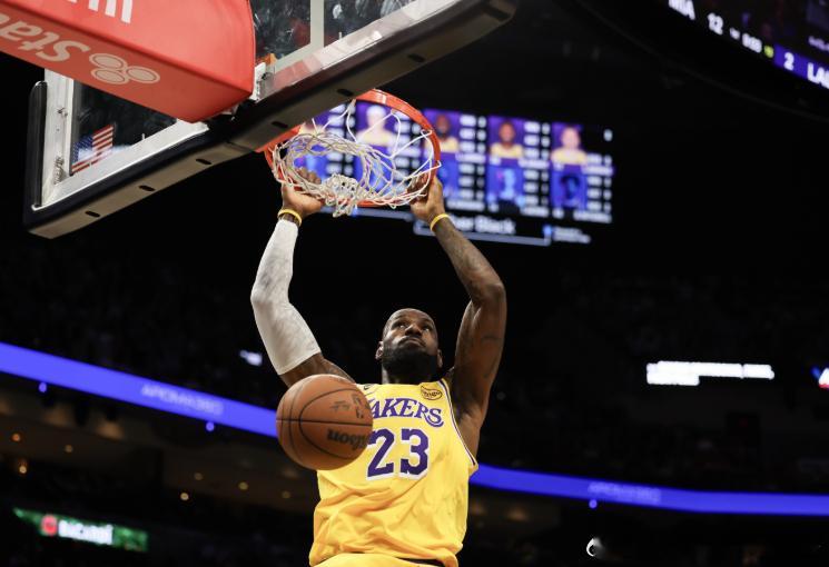 近日，名记拉莫娜·谢尔本在《Nba Today》节目中，谈到了詹姆斯迟迟未做决定