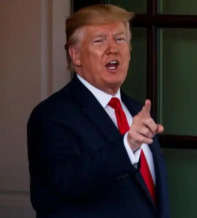 特朗普开窍了，今天他在接受电视采访时说，我们也要像中国一样着眼于长远，与其想着打