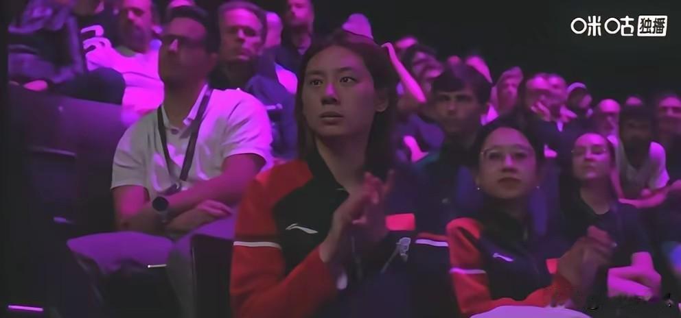 王艺迪夺冠，观众席只有陈熠在为她鼓掌！

所以我当初的判断，
可能真对了。

当