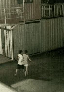 楼上的大哥为了成人之美也算是尽心尽力了[黑线]