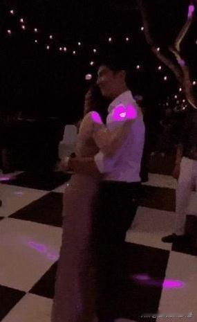 男人赚钱女人花，
涂脂抹粉把眉画。
辛苦挣钱为顾家，
忍辱负重已无话。

谢谢关