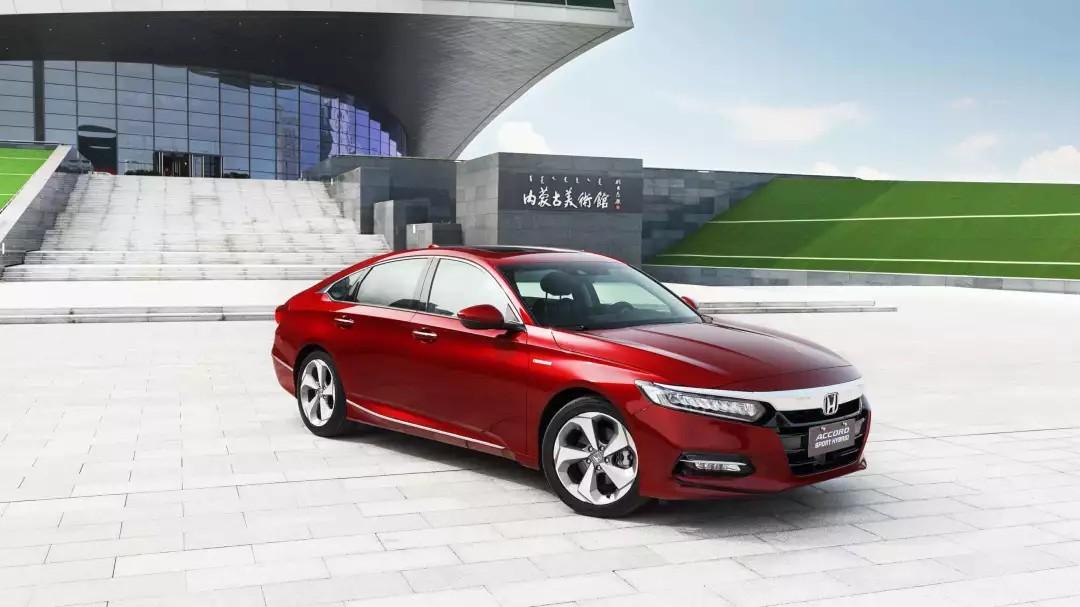 雅阁到底该选什么配置?

雅阁我首推的肯定是混动车型。首先，NVH比燃油车出色，