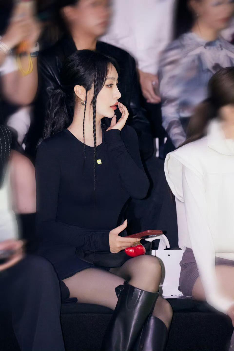 李菲儿黑丝[色] ​​​