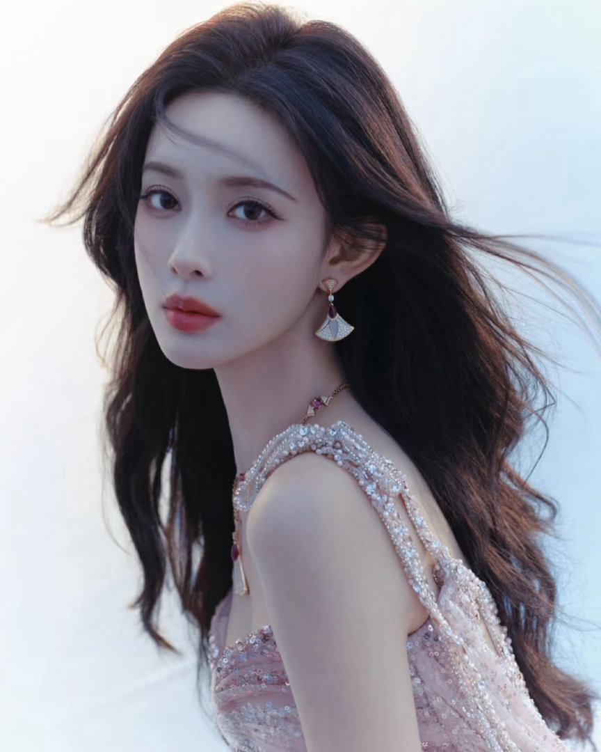 孟子义包场月鳞绮纪孟子义给月鳞绮纪包场1000座 被孟子义的包场行为圈粉了！直接