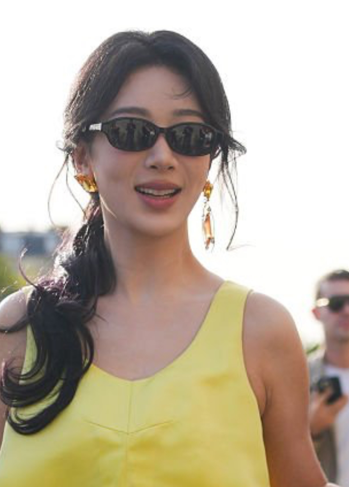 杨紫的牙花是被刘亦菲传染了吗？紫粉这次可以欣赏胳肢窝了 ​​​