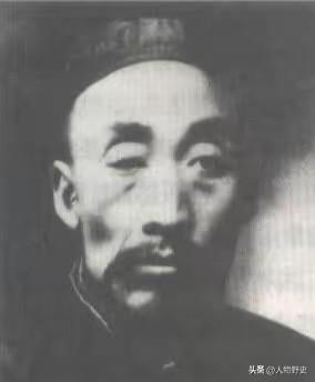 1920年，毛主席的父亲临终前，把毛泽民和毛泽覃叫到身边叮嘱道：“你们的大哥现在