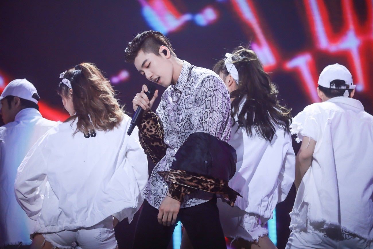 早上闹钟还没响我就醒了，因为今天3月25日，唐山南湖音乐节开票！郑钧压轴、宝石老