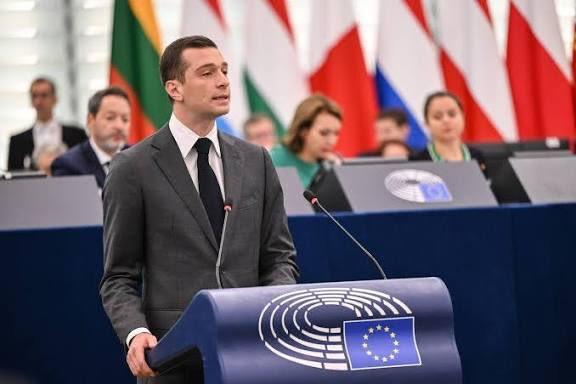 在欧洲议会，一向支持特朗普的法国国民联盟党主席乔丹·巴尔德拉，这次在格陵兰岛问题