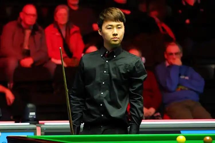 徐思4-0横扫努塞尔，挺进英国公开赛正赛！

 
2025年斯诺克英国公开赛资格