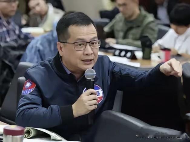 罗智强：从码头工人到"社群一哥"，他的"尚青计划"能救国民党吗？
 
9月16日