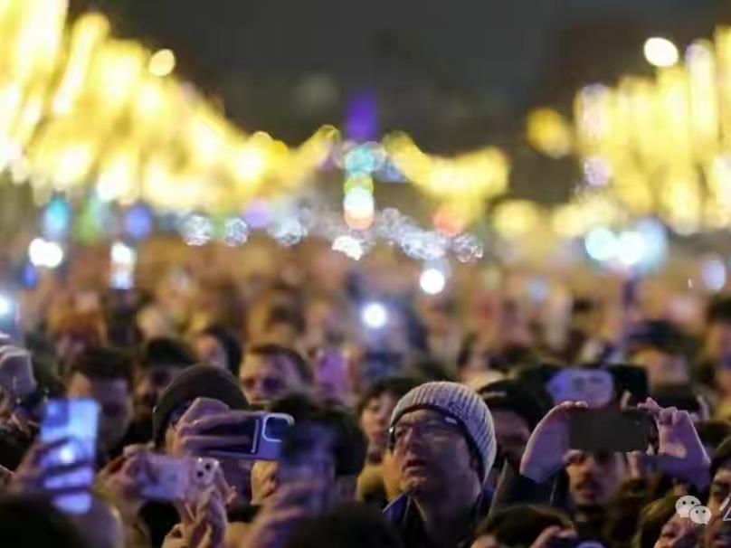 2026开年暴击！全球三大焦点引爆，多国联军动武背后藏着真相
 
当我们举杯迎接