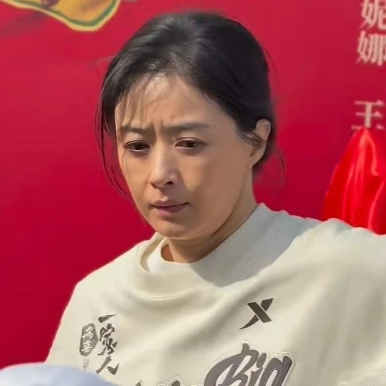 蒋欣生图被疯传！被她的真实状态吓到，别被内娱的畸形审美害了 ​​​