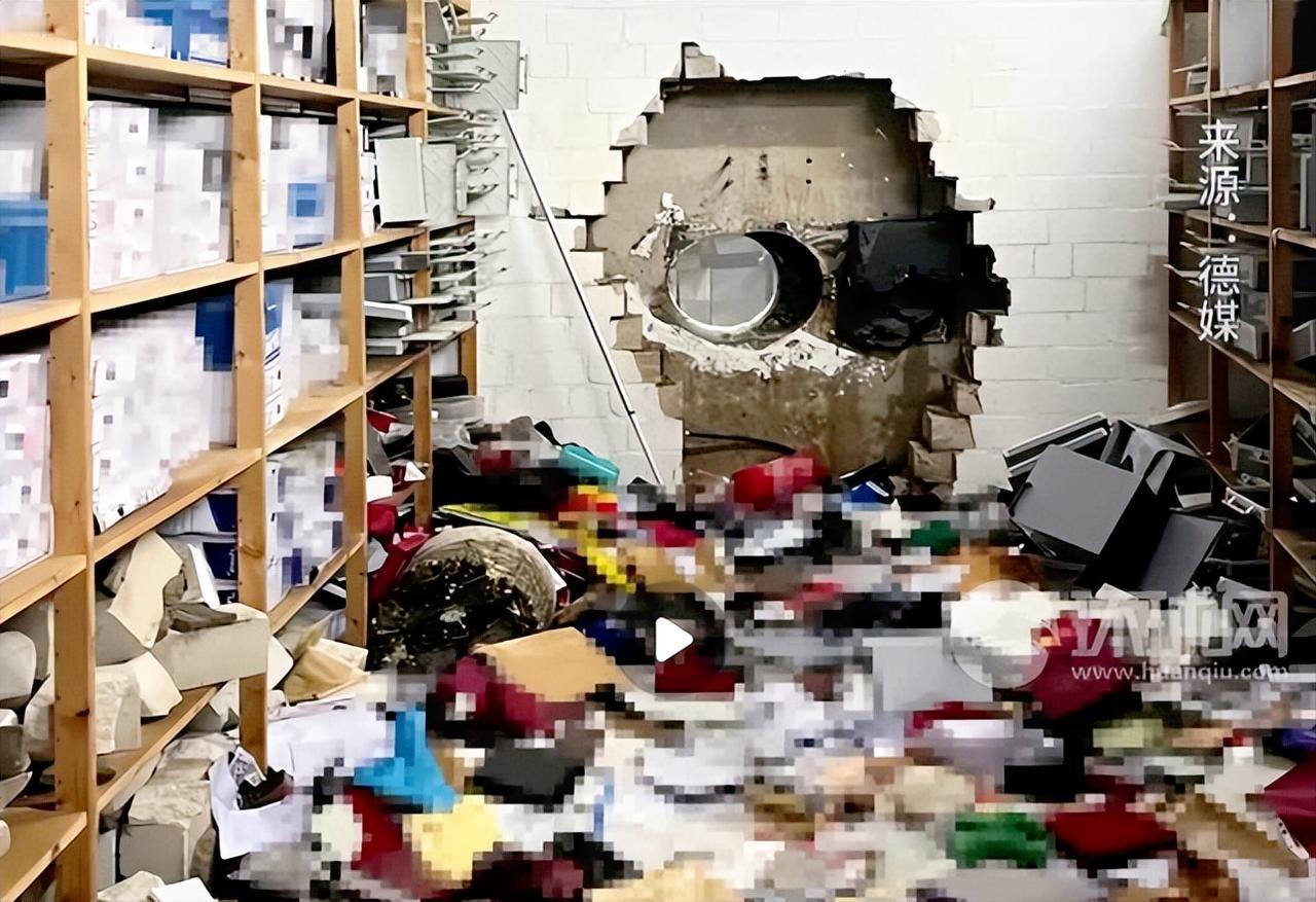 亏大发了！圣诞全欧洲都在放假歇着，不料德国一家银行却被小偷直接“抄了家”，趁着银