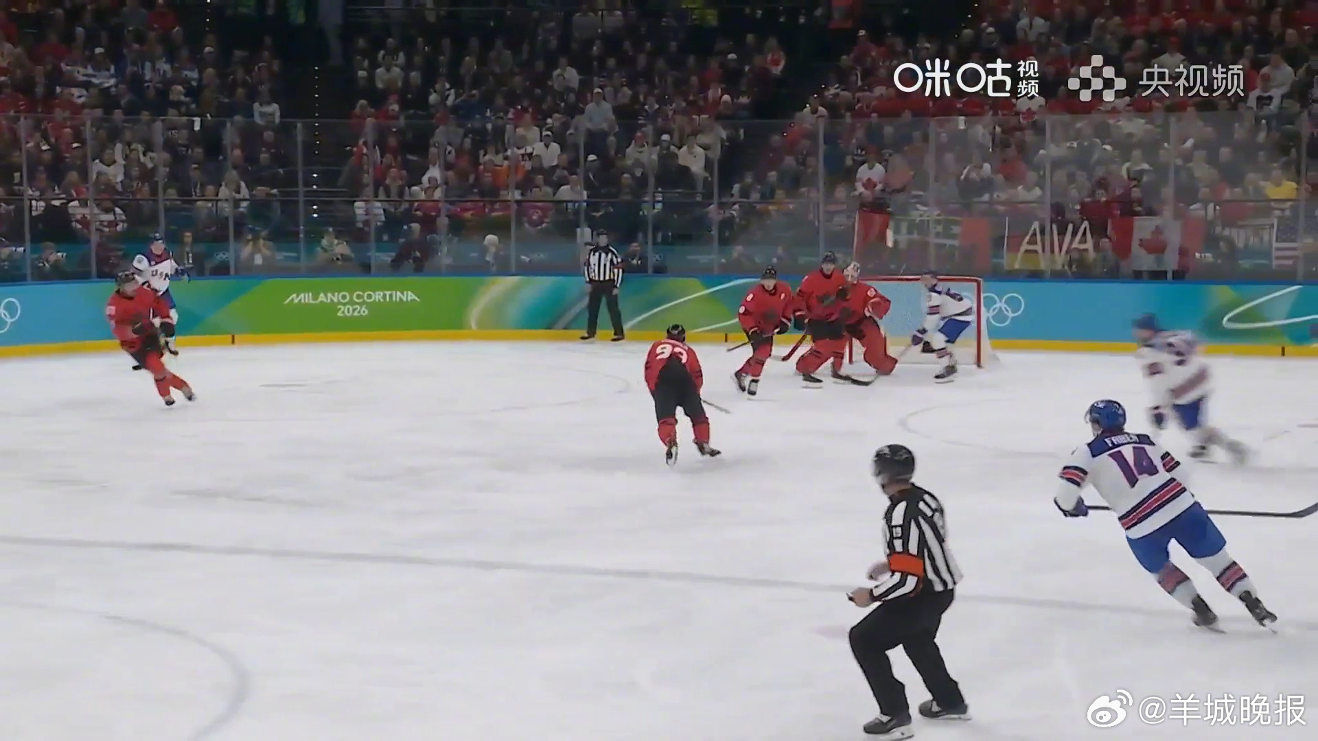 【米兰冬奥会收官金牌诞生，美国男子冰球夺冠】米兰冬奥会收官！🏒美国2比1击败加