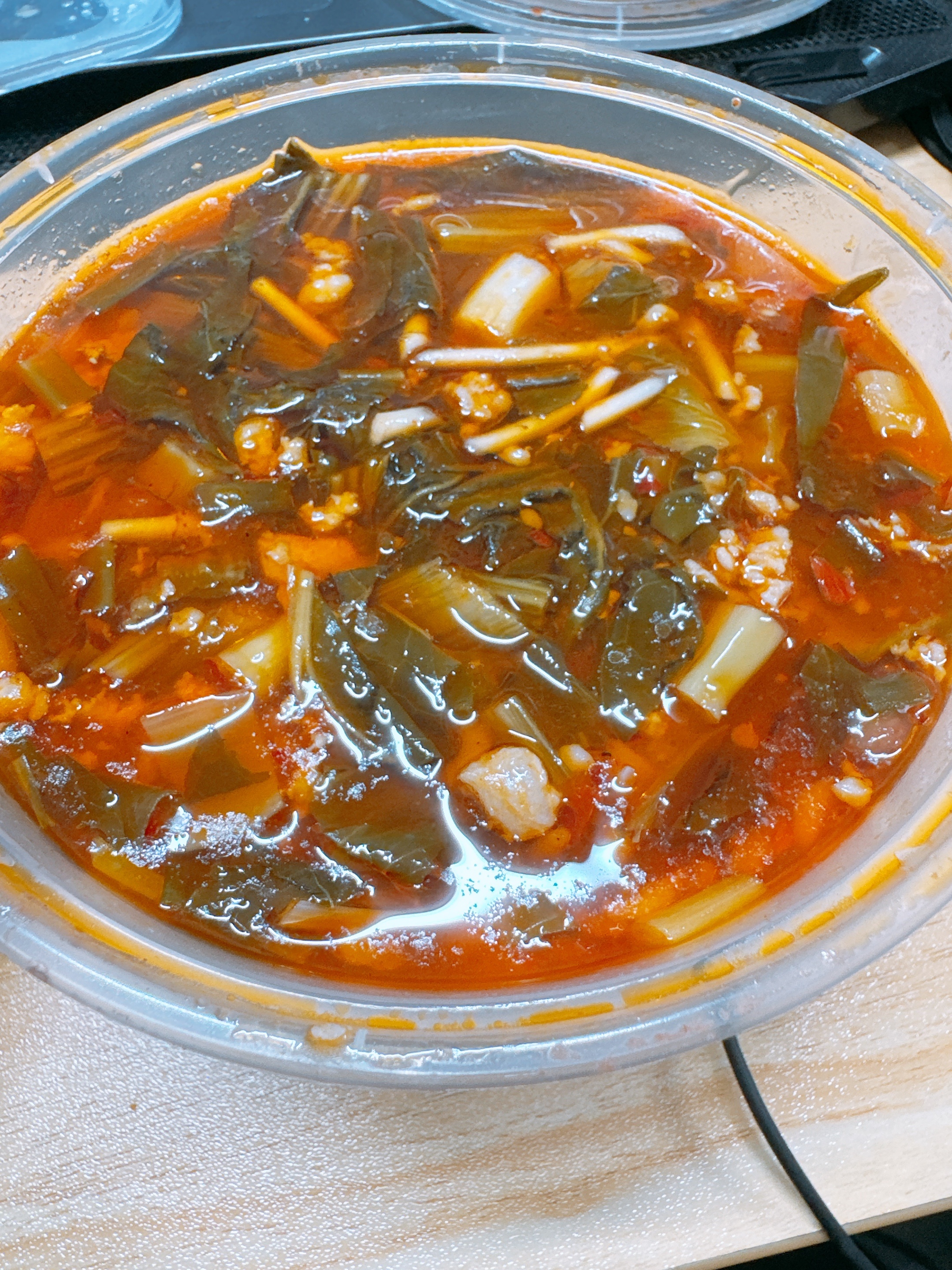 红油酸汤饭+炝炒土豆片，同事跟我点了一样的，说巨好吃