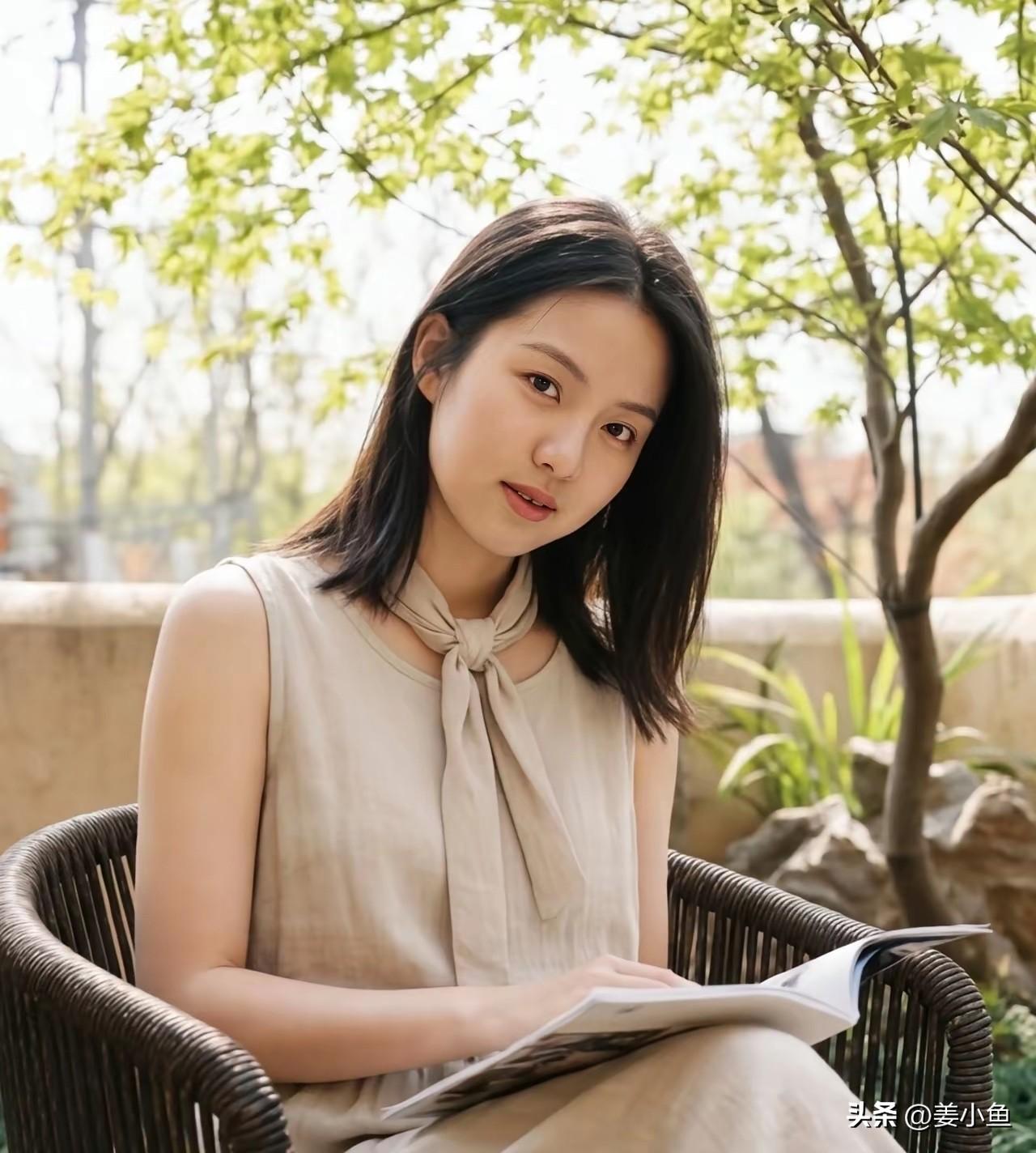 别再假装坚强啦，生活又不是打游戏，没必要一直硬抗。就像我之前工作出问题，明明心里