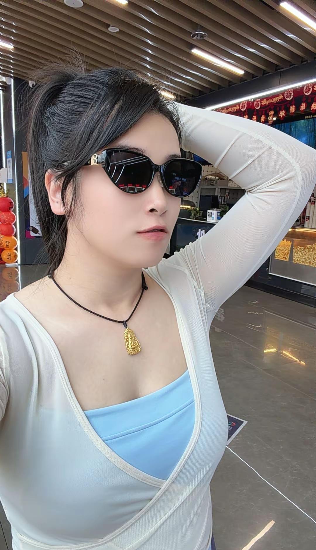 风似当年，心已惘然，蓦然回首，人已非然随性街拍ootd