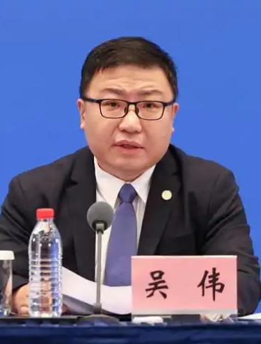 原上海市常务副市长吴伟已任中投公司总经理，不知道目前是啥级别。
根据中国投资有限
