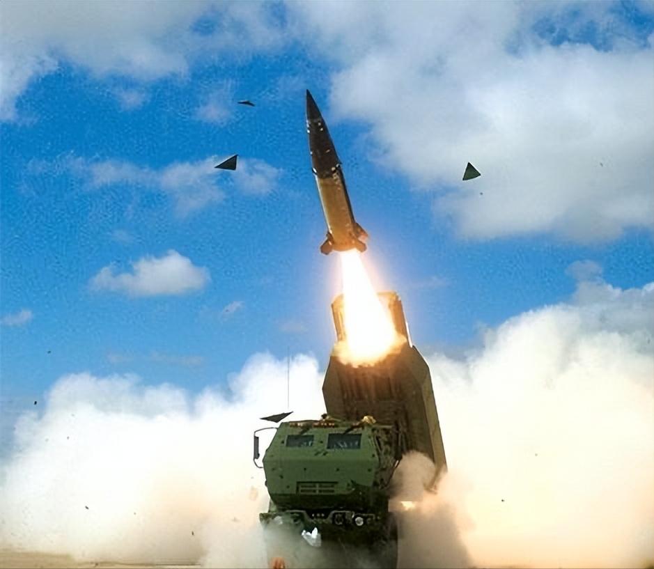 风向变了！特朗普在台湾问题上再出猛招，极限施压逼迫中方出手，中方一道电话，特朗普