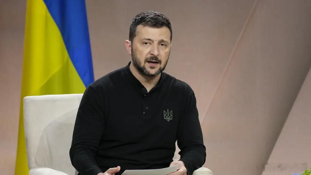 当地时间1月3日，乌克兰总统泽连斯基在新闻发布会上表示，目前暂时不考虑更换乌克兰