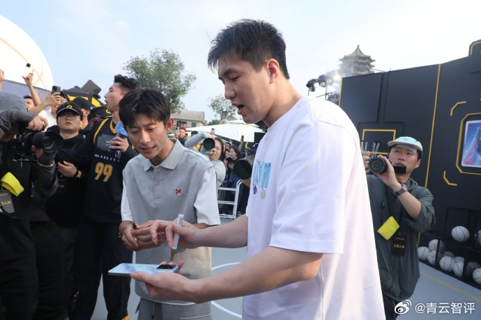 郭艾伦只签iqoo手机 其实很多品牌都喜欢找篮球明星，但真正能把篮球文化持续做下