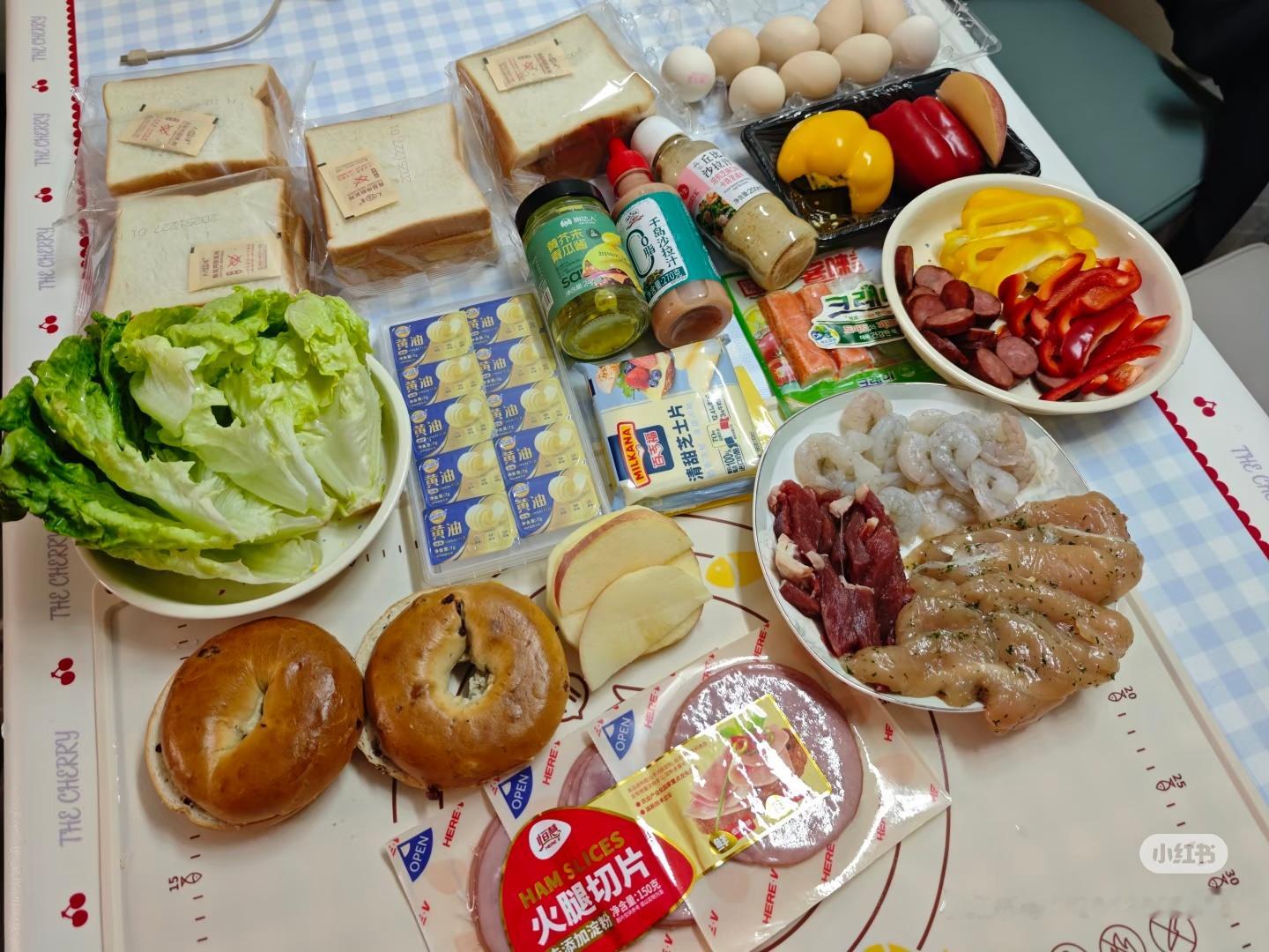 一代人有一代人的僵尸肉爷爷辈是腌成砖的腊肉，能扛过整个冬天；我们这代是冻在冰箱里