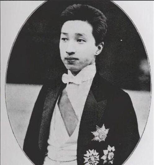 1916年，清末首富盛宣怀留下1300多万两白银的遗产，折合现在约100多亿元。