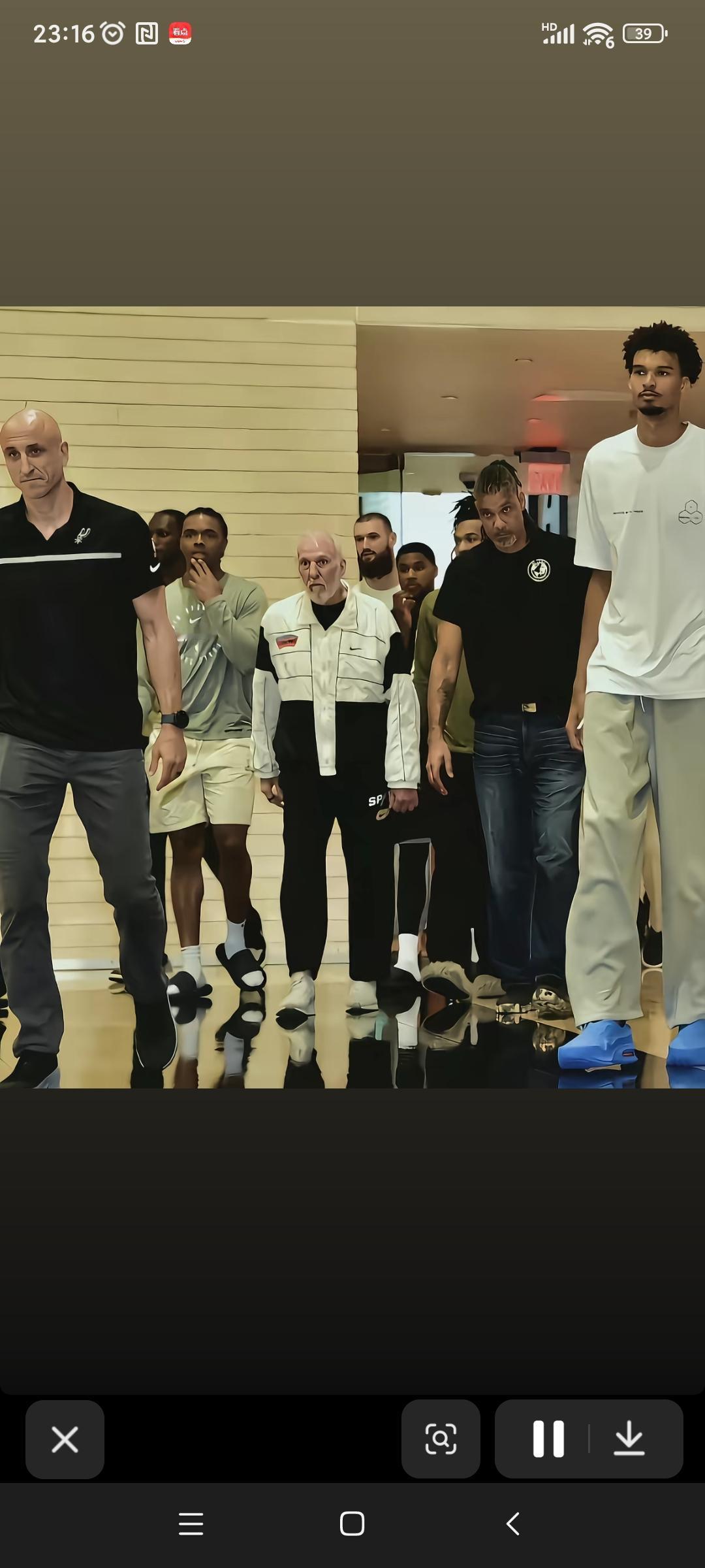 nba最让人佩服的恐怕就是马刺了吧，马刺的篮球文化就是主教练波波维奇一手培养的啊