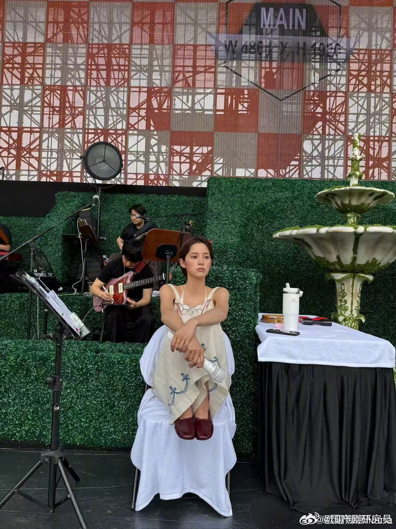 欧阳娜娜告别上海演唱会欧阳娜娜演唱会发文上海站演出落下帷幕，欧阳娜娜赛后长文抒发
