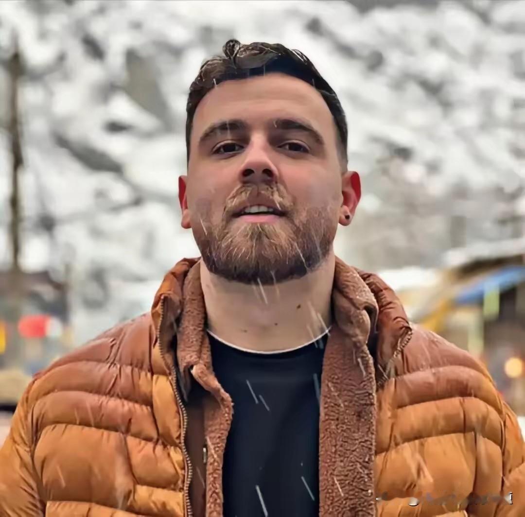 危险，暂时降了一个等级。当地时间1月17日，伊朗全境恢复了互联网服务。网络，串联