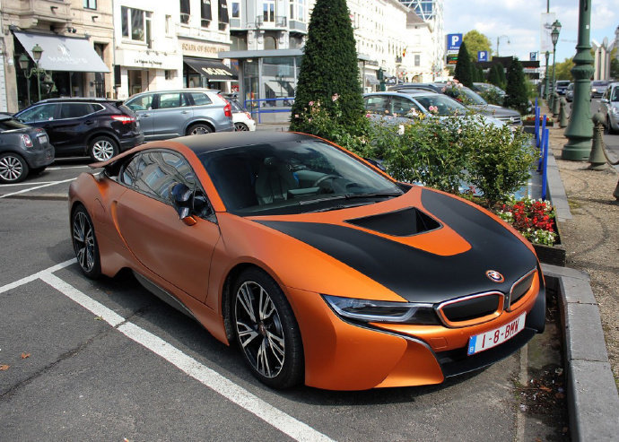 双拼色宝马BMW i8，喜欢吗？#全球汽车[超话]# ​​​