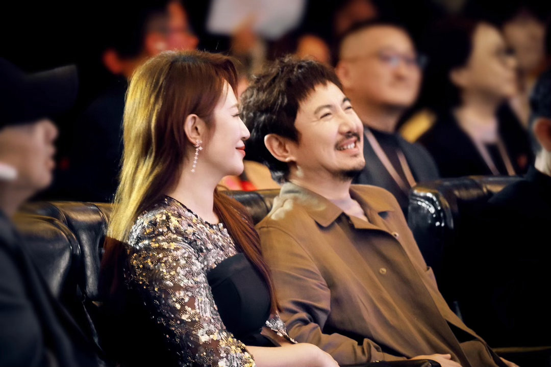 沈腾马丽为蝴蝶楼惊魂打call喜剧天团沈腾马丽强势打call，《蝴蝶楼惊魂》排面