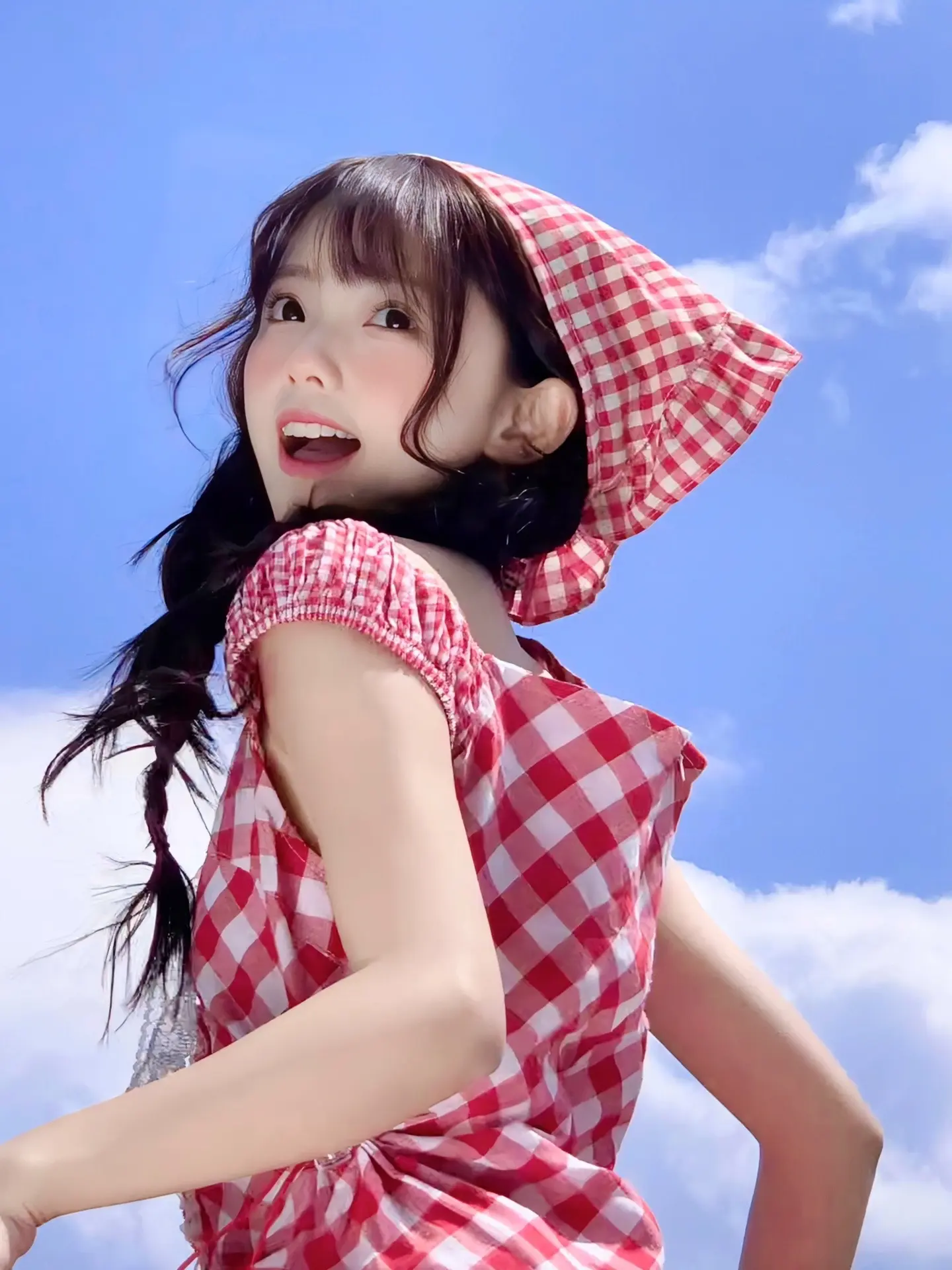 和蓝天有个约会。