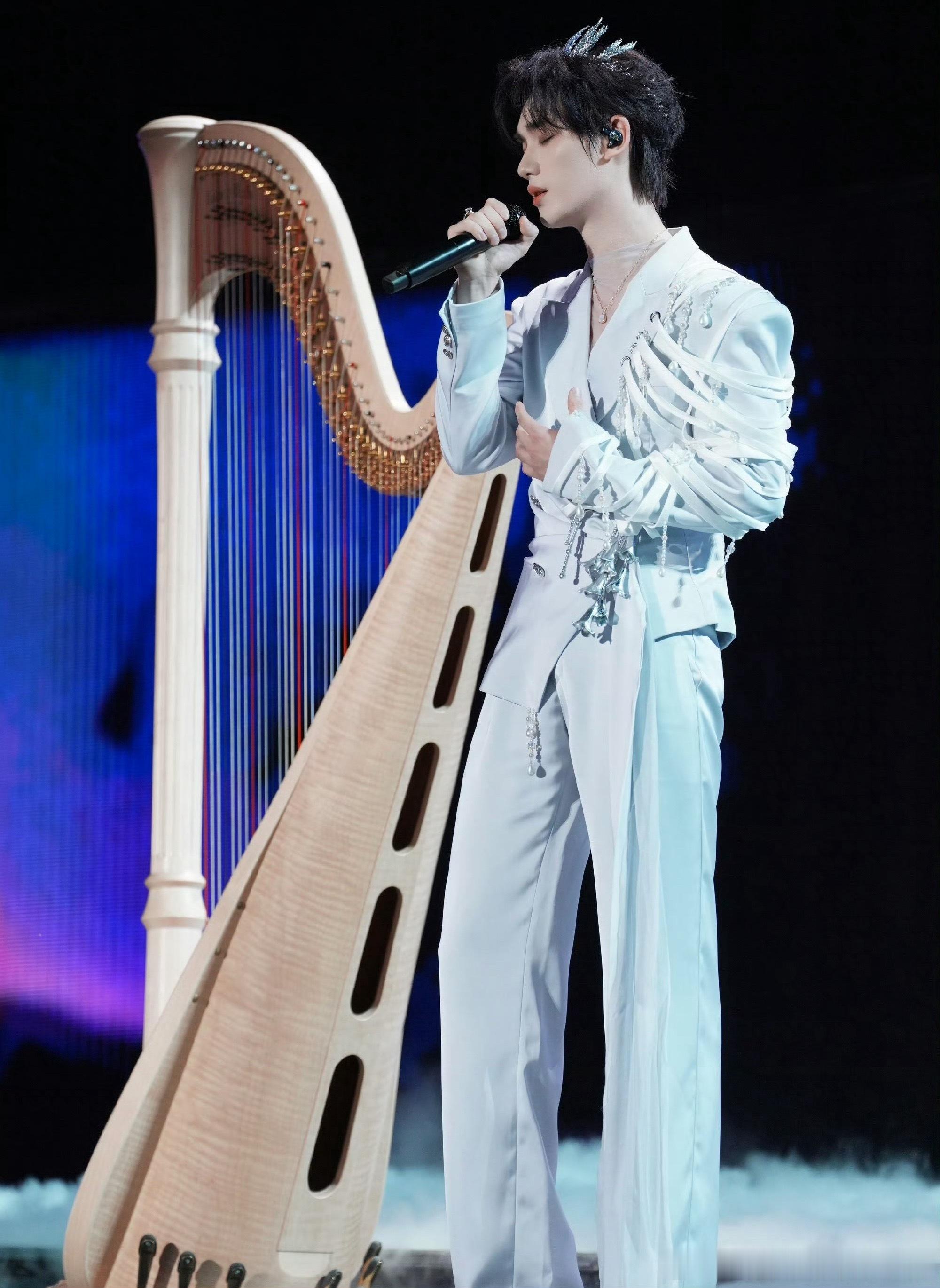 给丁程鑫开个唱就行了网传时团七周年演唱会取消 ​​​