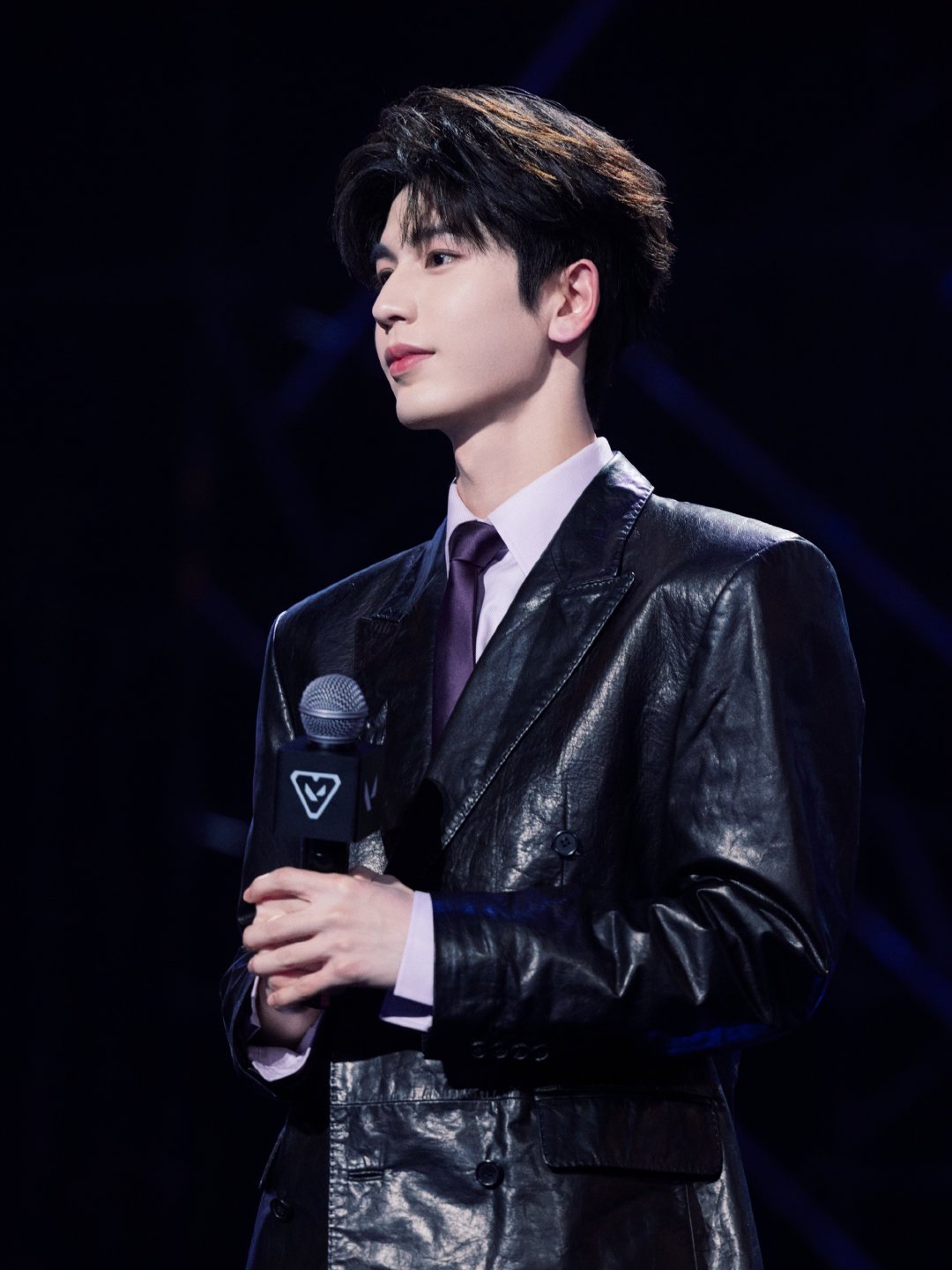 张凌赫 🖤这一秒过火🖤张凌赫慕容清峄“天上有星星，我眼中有你”