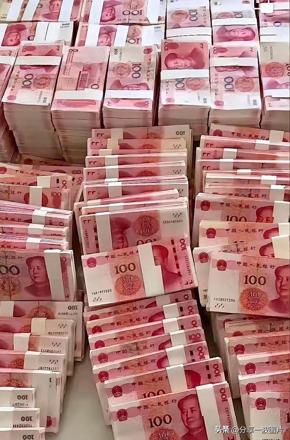 万叠百元添富贵，
八方财气入家门。