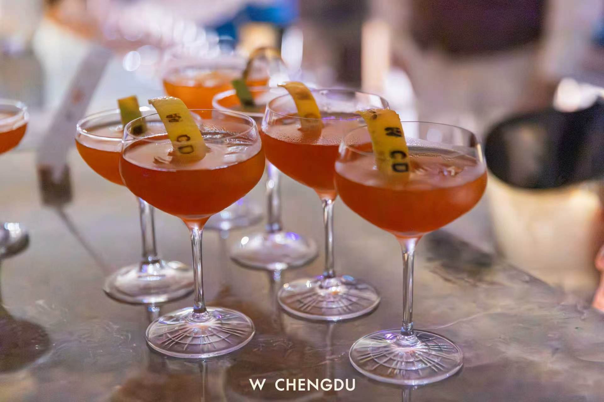 vt公告牌 成都W酒店启幕「六载时光，昼夜在场」六周年主题派对，以从咖啡到鸡尾酒