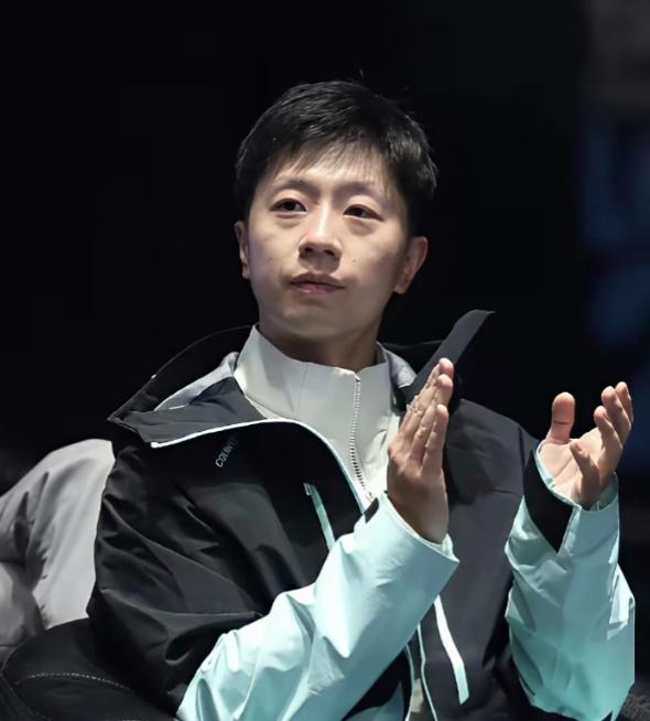以后坚决不吹马龙的赛场成绩了！
不是没的吹，
而是他的价值早就不在拿奖这一件事上