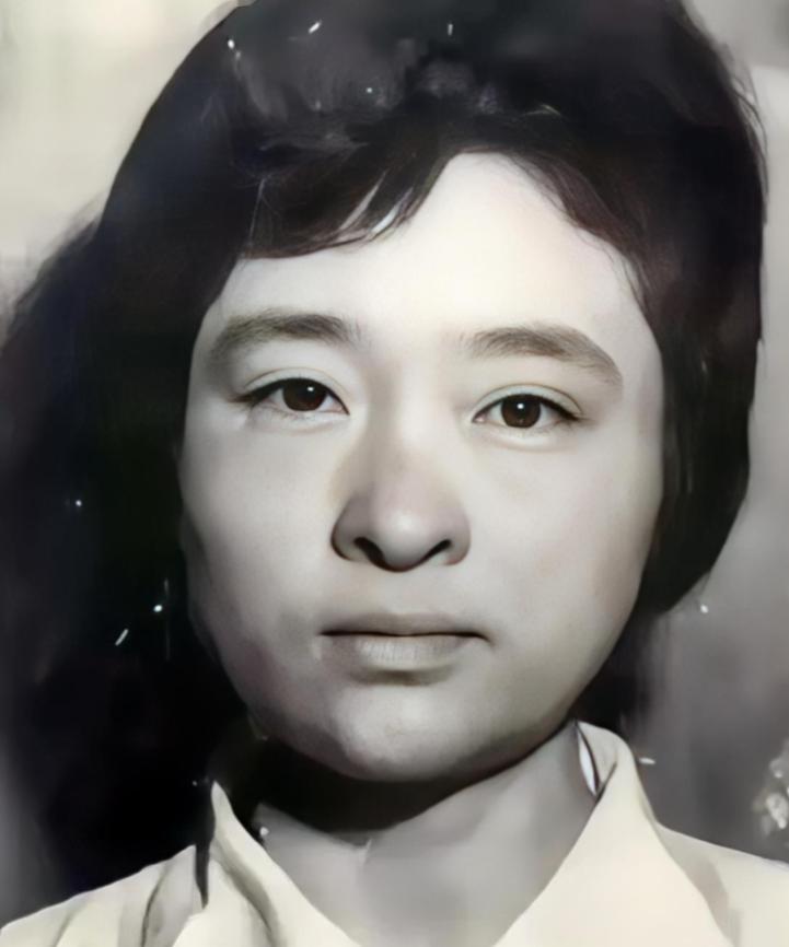 1975年，她用4.5万公款包养了7个情夫，然而，整整十年，竟然没有一个人发现，