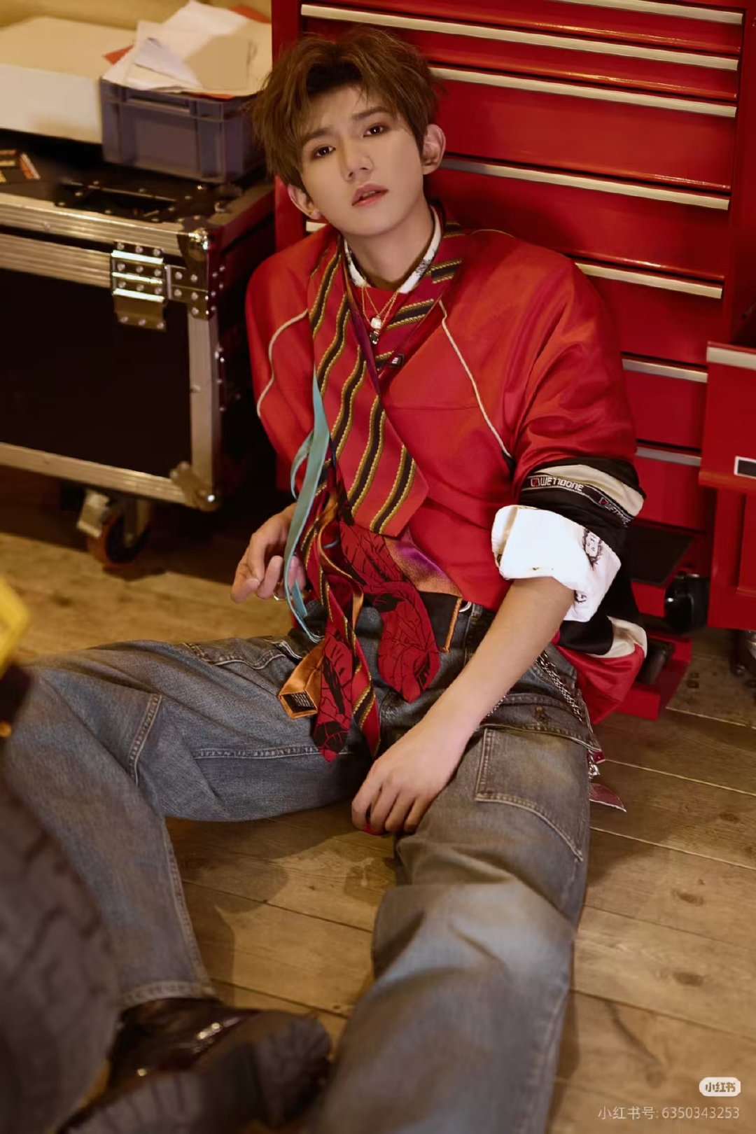 王源指定分配到帅哥老板王源你被指定分配到帅哥老板 王源同时发了5张图，你被指定分