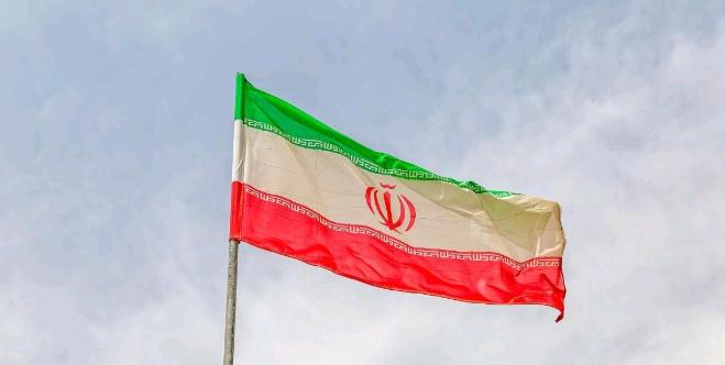 伊朗下了死命令，必须活捉美国飞行员！

4月3日，根据外媒报道，伊朗科吉卢耶－博