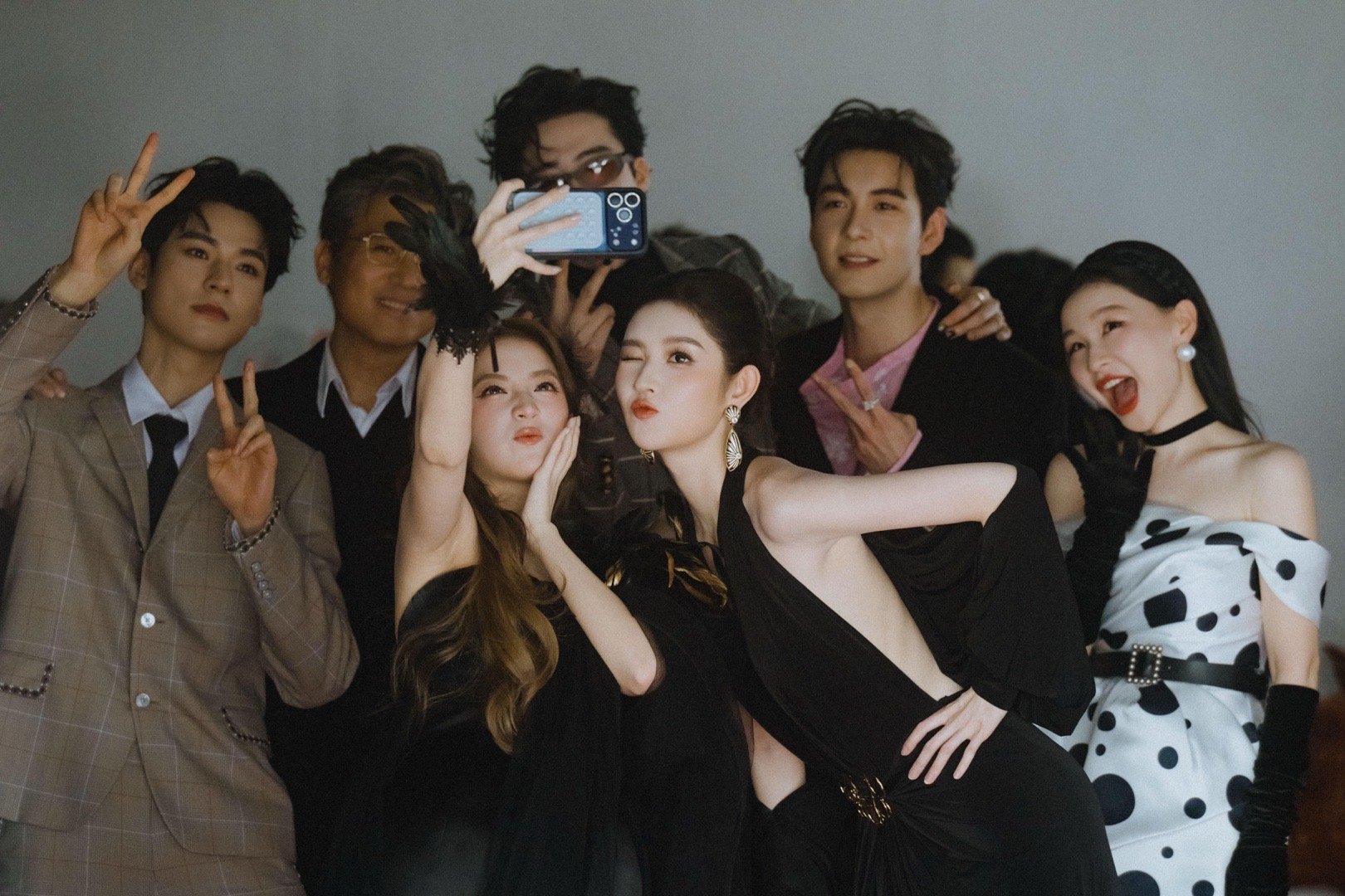 我愿称这是星光年度最佳合影！这已经不是男帅女美了！这是一场视觉盛宴