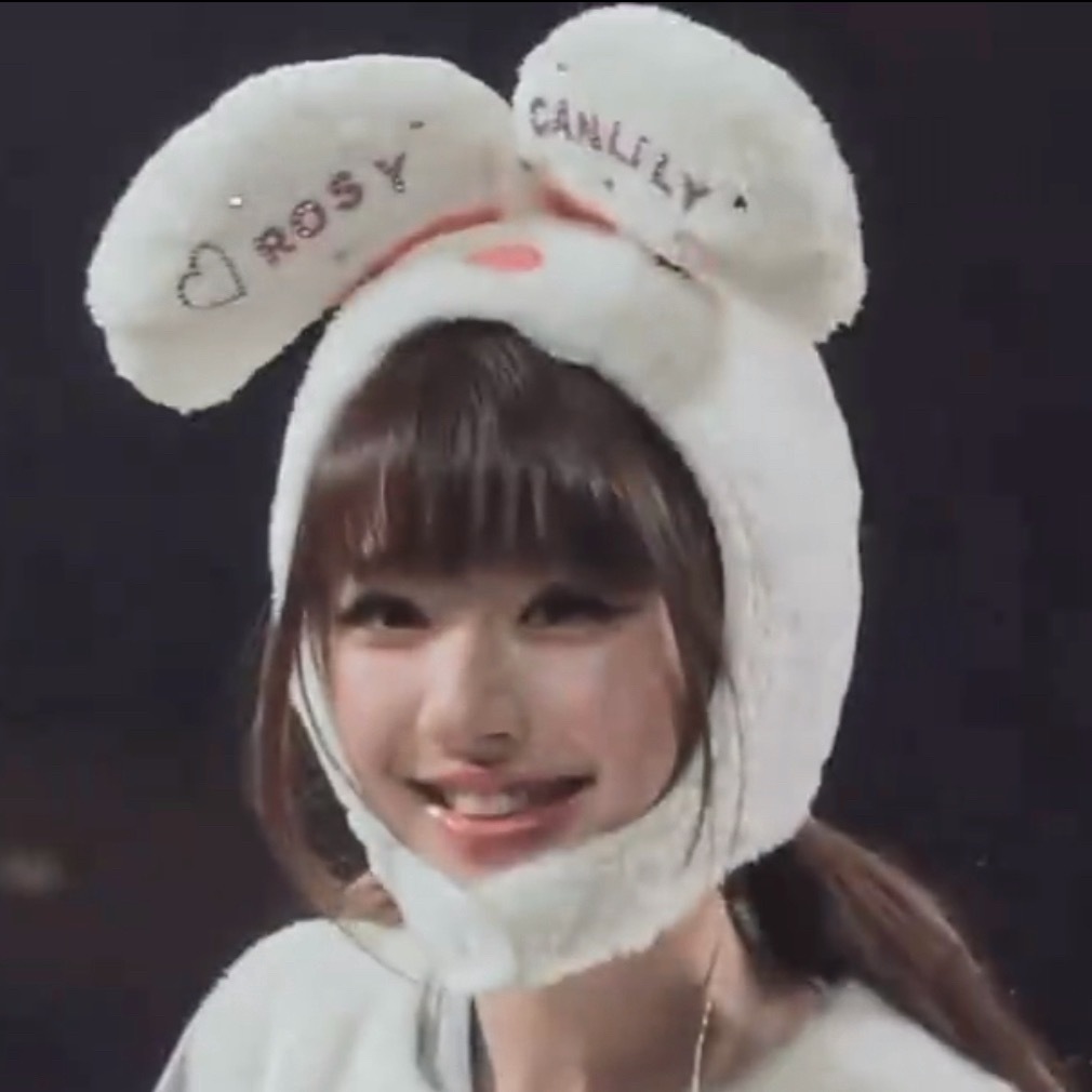 兔牙耳朵是rosy和cannily 