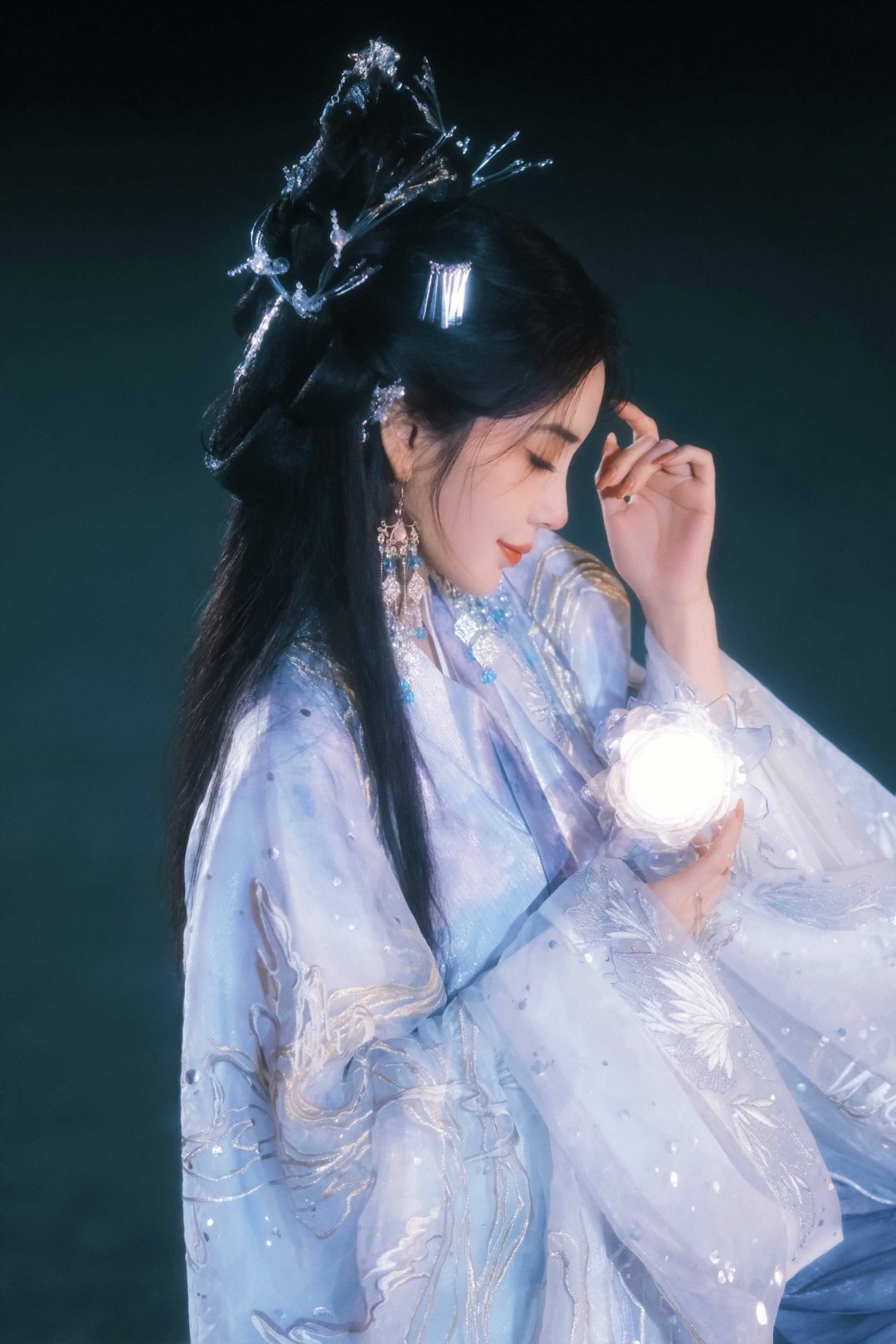 angelababy angelababy 与你相遇，是时光赠予我最珍贵的礼物，