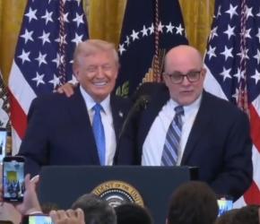 特朗普承认自己美国历史上首位犹太裔总统

马克·莱文：“六年前我站在这里，我说这