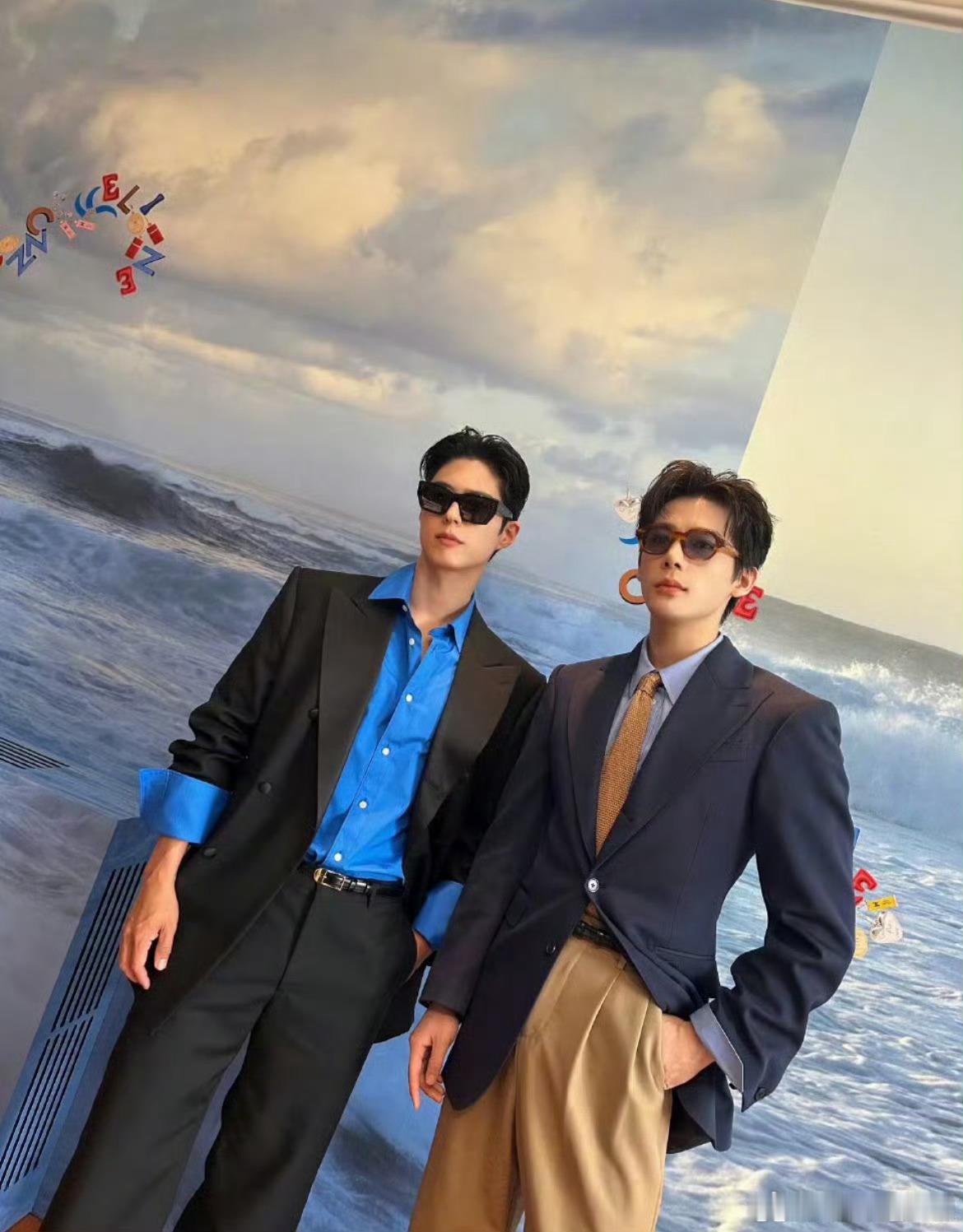 朴宝剑探班王安宇哇趣  友谊久久呀 