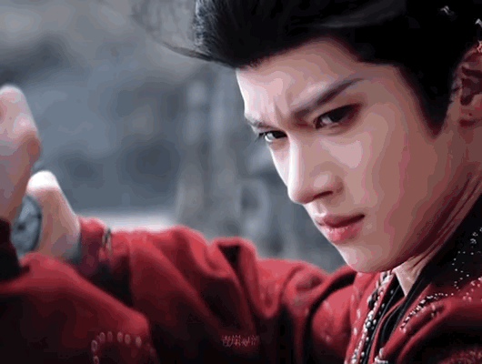 郭敬明月鳞绮纪还给裆下一个特写，也是开辟新的镜头角度了 