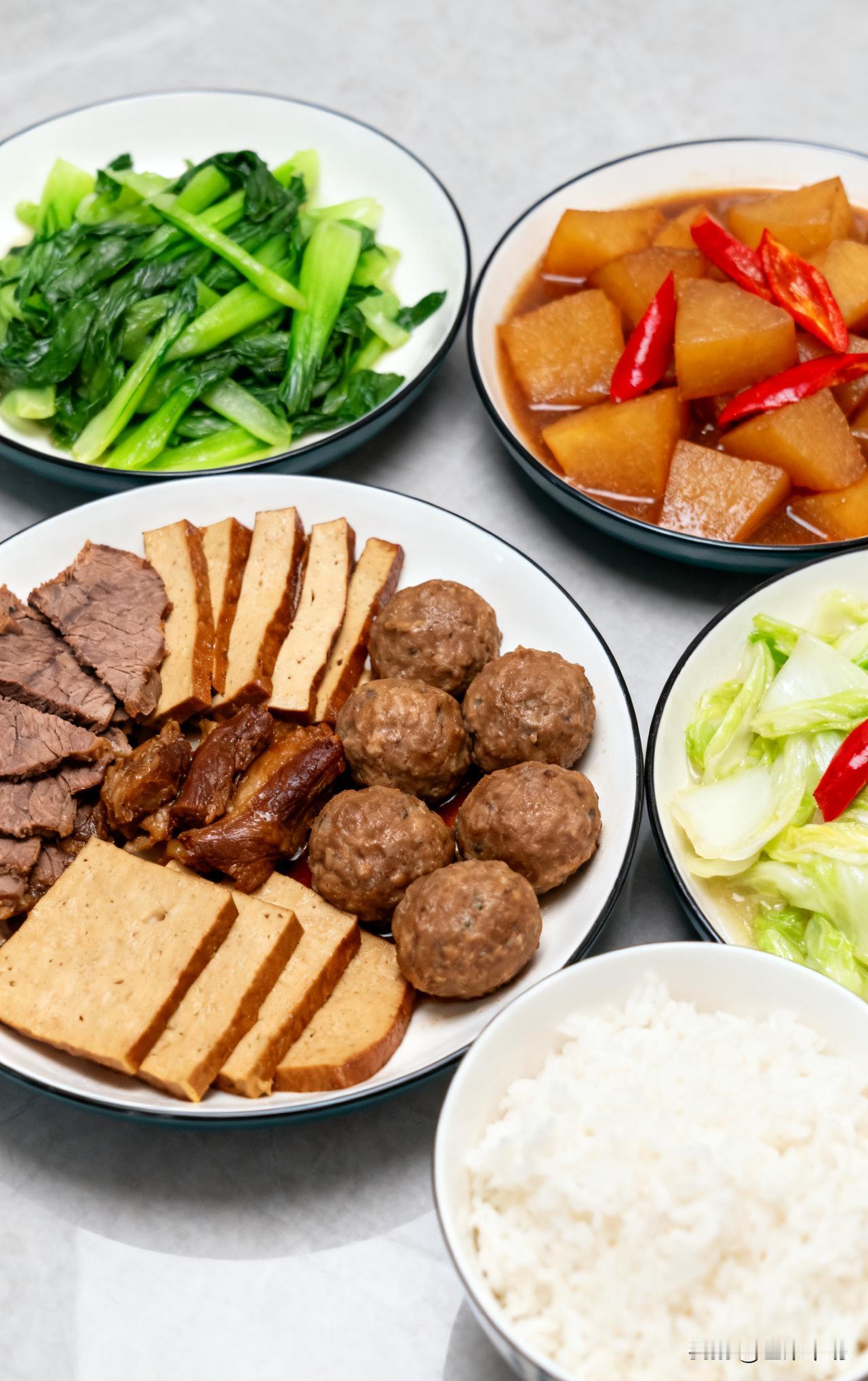 我都37岁啦还没结婚，我妈倒好，到处跟人说我是离了婚的。

她觉得这样总比说我没