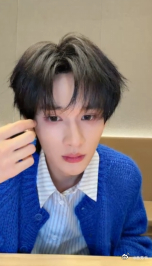 余宇涵元宵直播 哇塞！余宇涵元宵直播唱歌也太好听了吧！那清澈的嗓音就像元宵夜的一