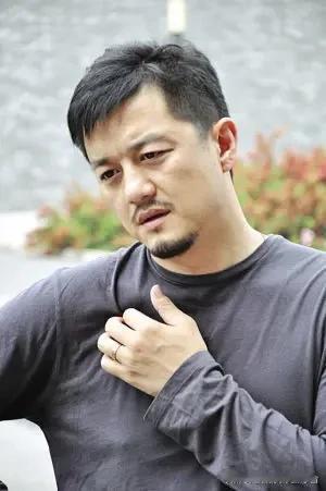 我其实不太关注李亚鹏，反正有时候刷短视频会刷到他和他的家人，他们时不时就会上个头